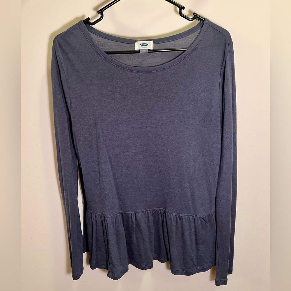 Old Navy charcoal gray long sleeve shirt